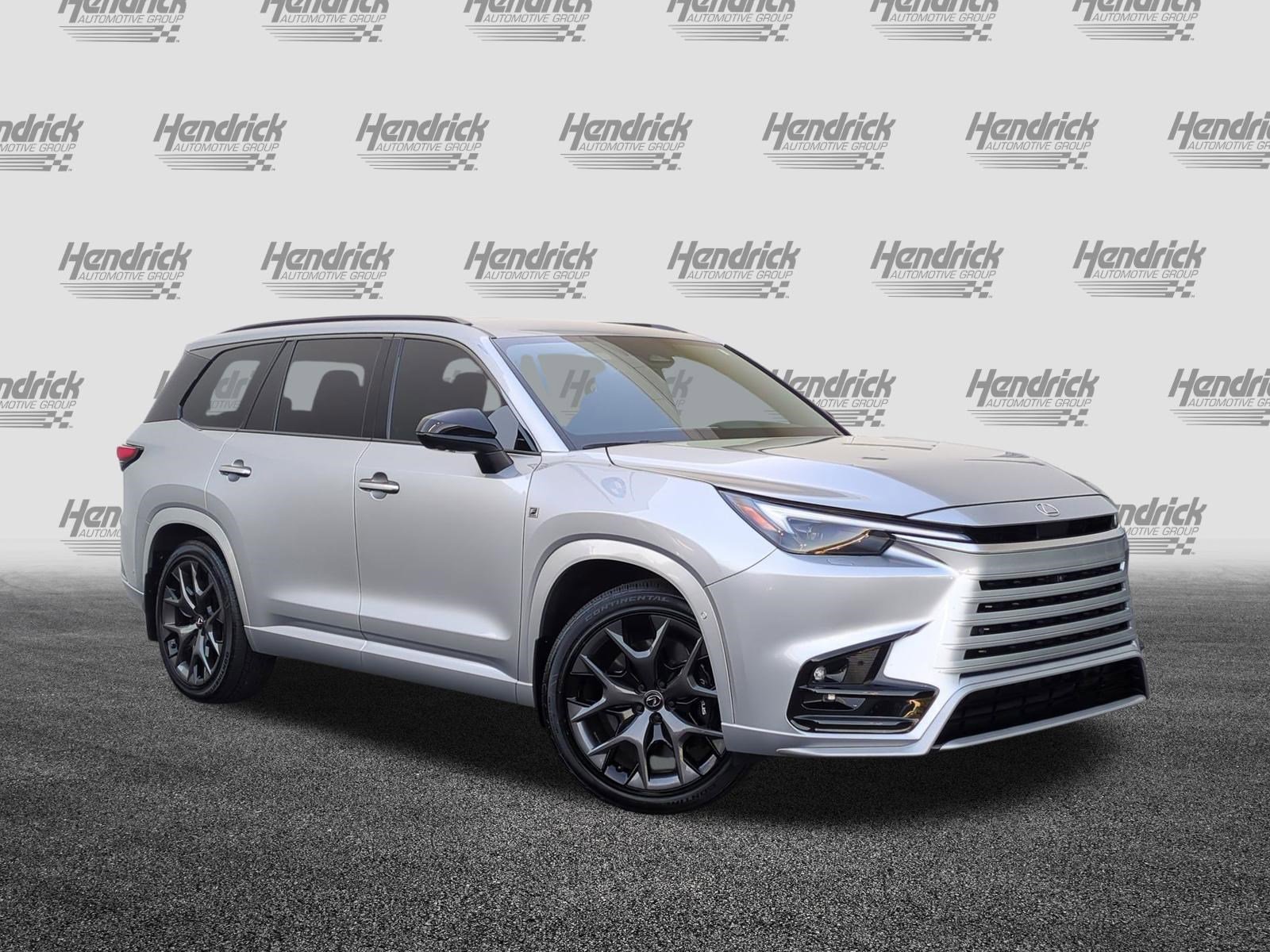 Used 2025 Lexus TX 500h AWD w/ Technology Package image 2