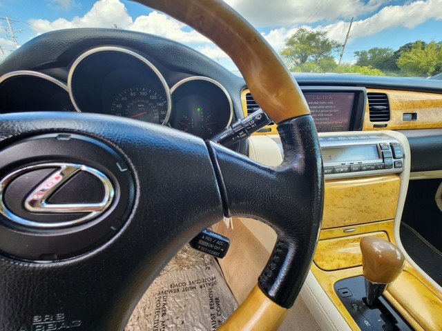 Used 2004 Lexus SC 430 Convertible image 14