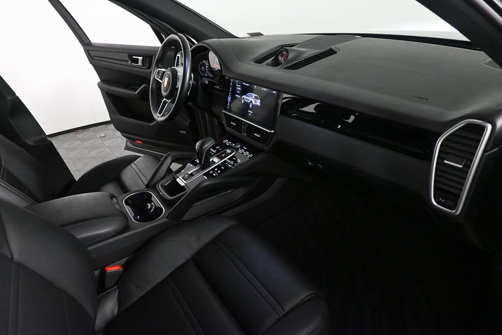 Used 2019 Porsche Cayenne image 2