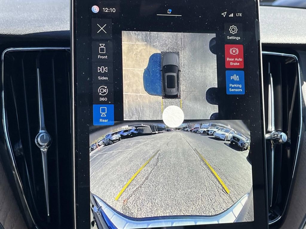 New 2026 Volvo XC60 B5 Plus w/ Climate Package image 29