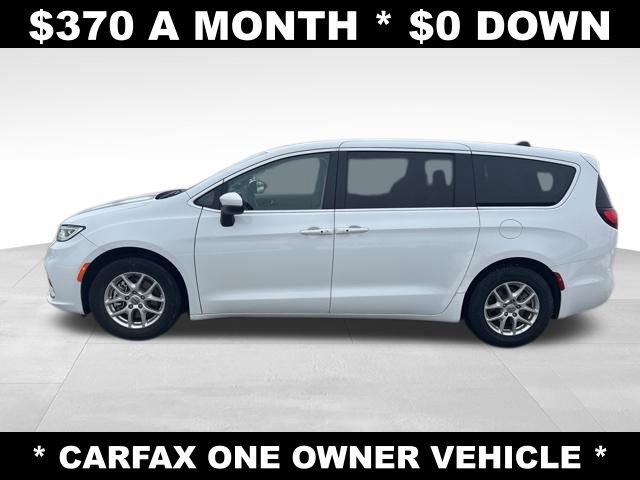 Used 2023 Chrysler Pacifica Touring-L FWD video 2