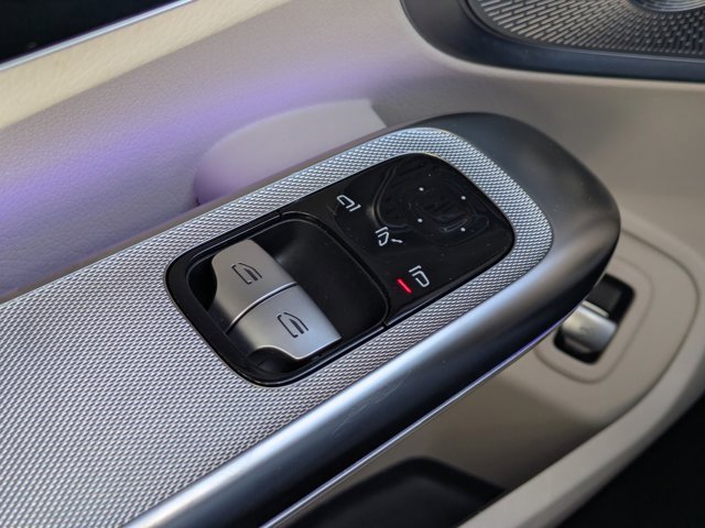 Used 2025 Mercedes-Benz CLE 300 4MATIC Coupe image 16