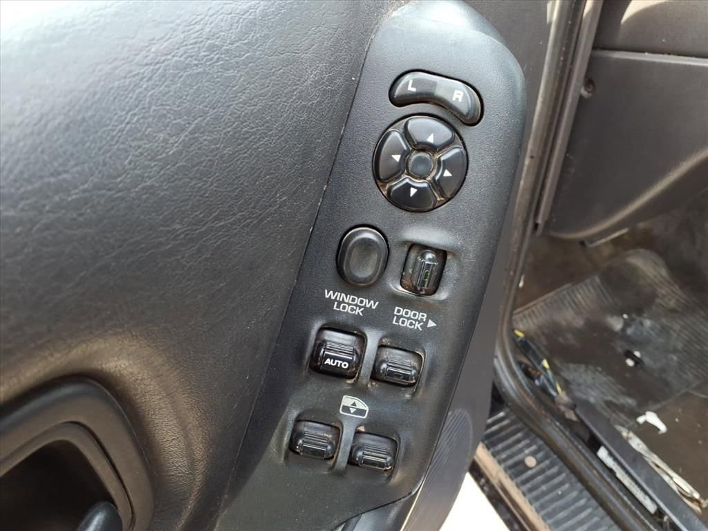 Used 2000 Jeep Cherokee Sport image 15