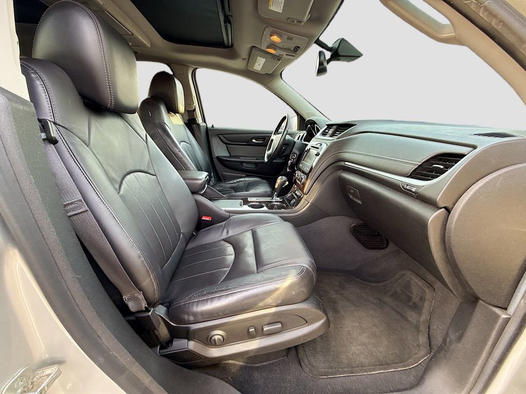 Used 2015 Chevrolet Traverse LTZ image 32