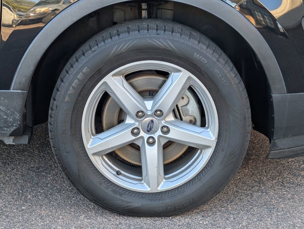 Used 2016 Ford Explorer XLT w/ Equipment Group 202A image 10