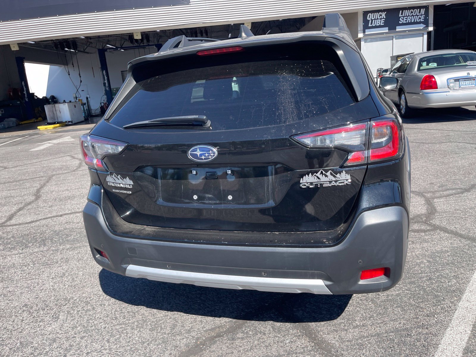 Used 2023 Subaru Outback Limited AWD/4WD image 6