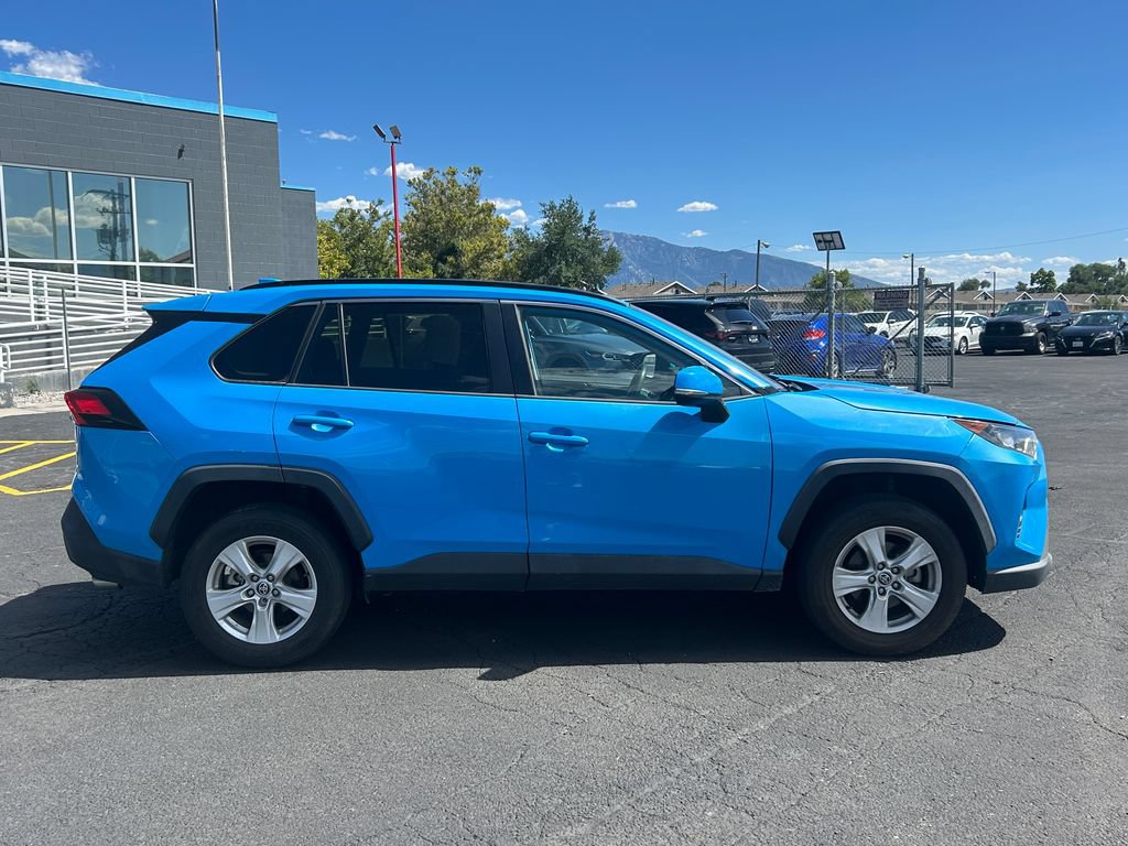 Used 2021 Toyota RAV4 XLE AWD/4WD image 2