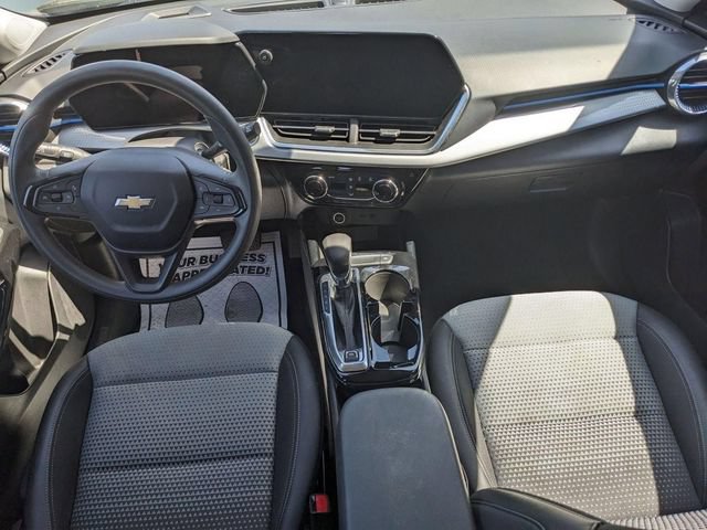 Used 2025 Chevrolet Trax LT FWD image 27