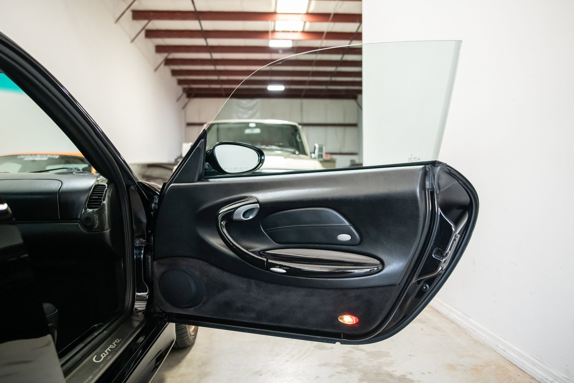 Used 2000 Porsche 911 Carrera image 27