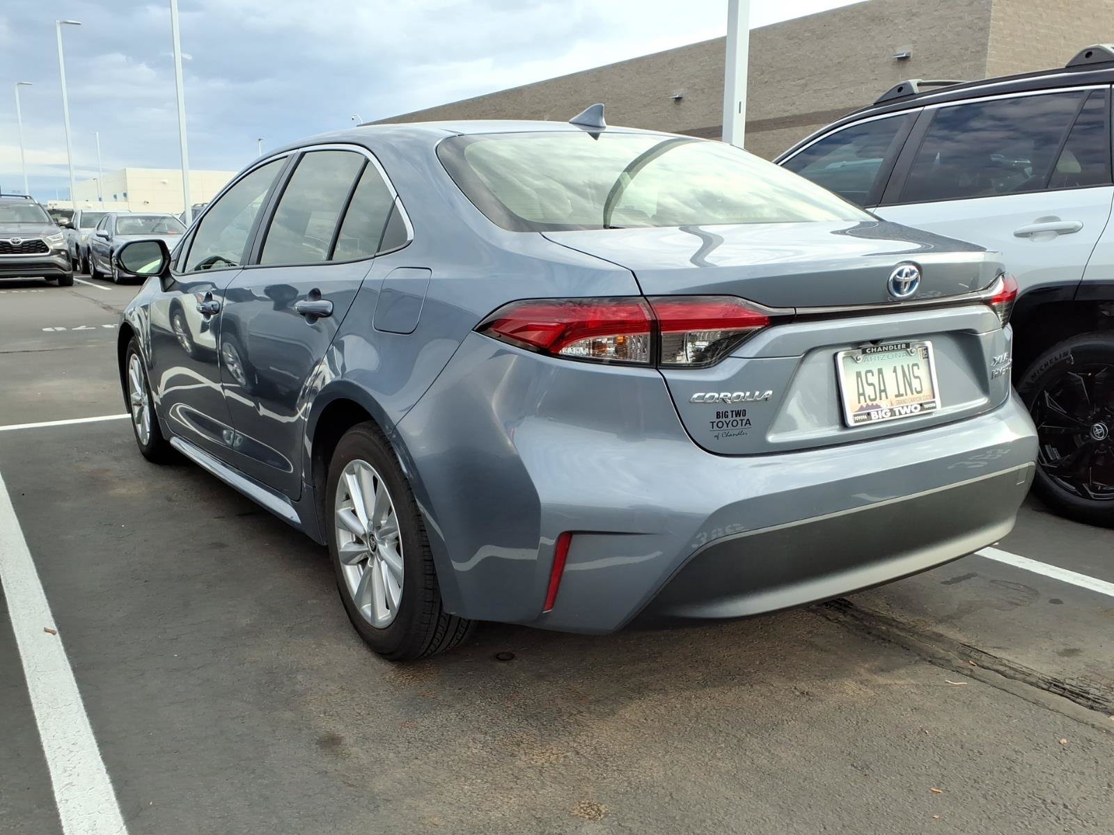 Used 2024 Toyota Corolla XLE FWD image 3