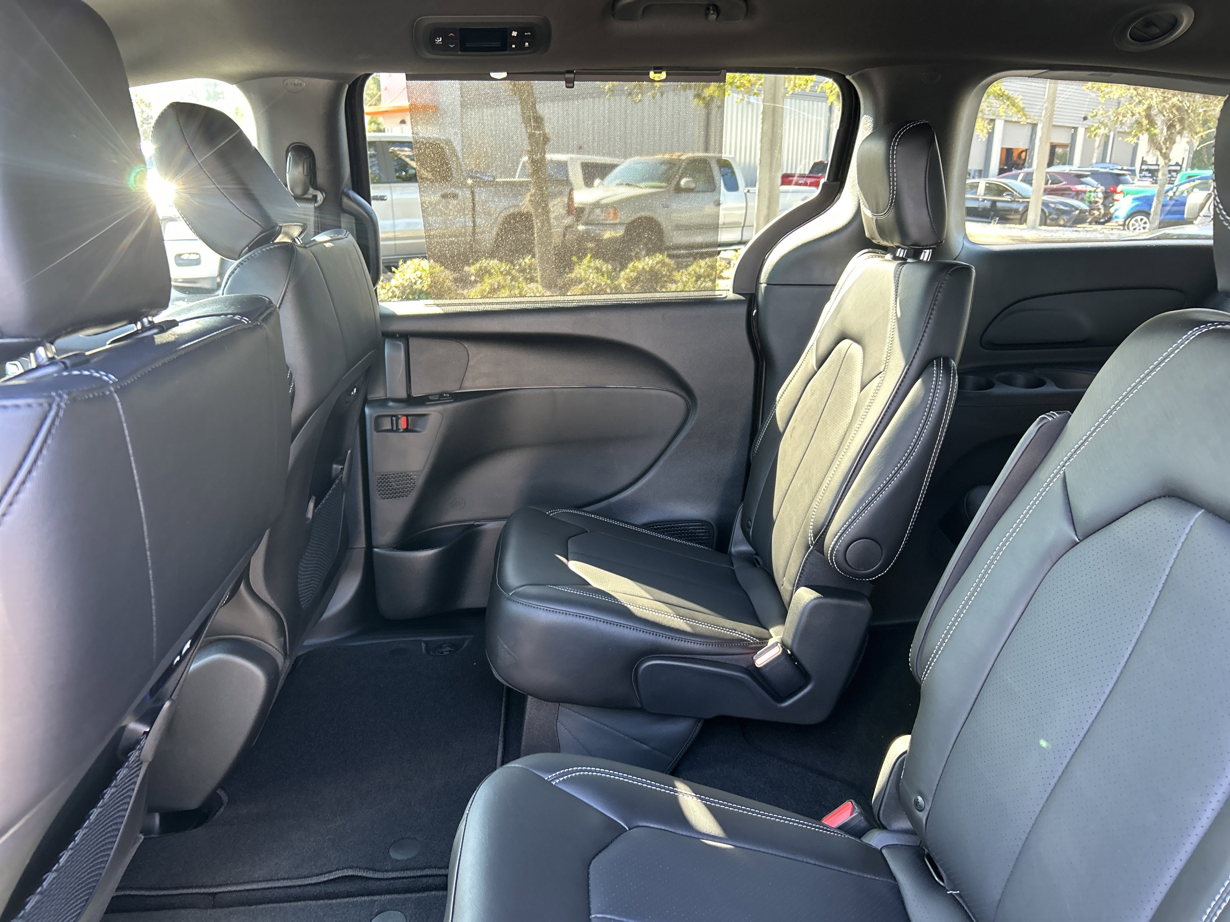 New 2026 Chrysler Pacifica Select image 54