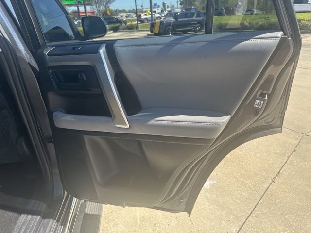 Used 2013 Toyota 4Runner SR5 image 36