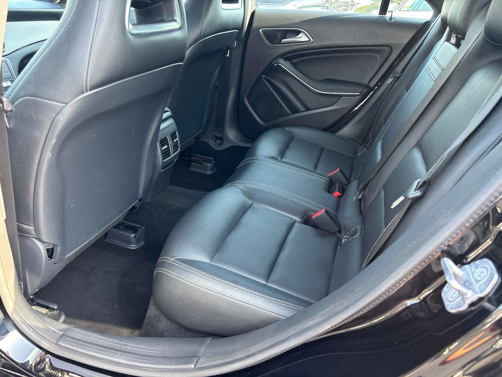 Used 2018 Mercedes-Benz CLA 250 4MATIC image 9