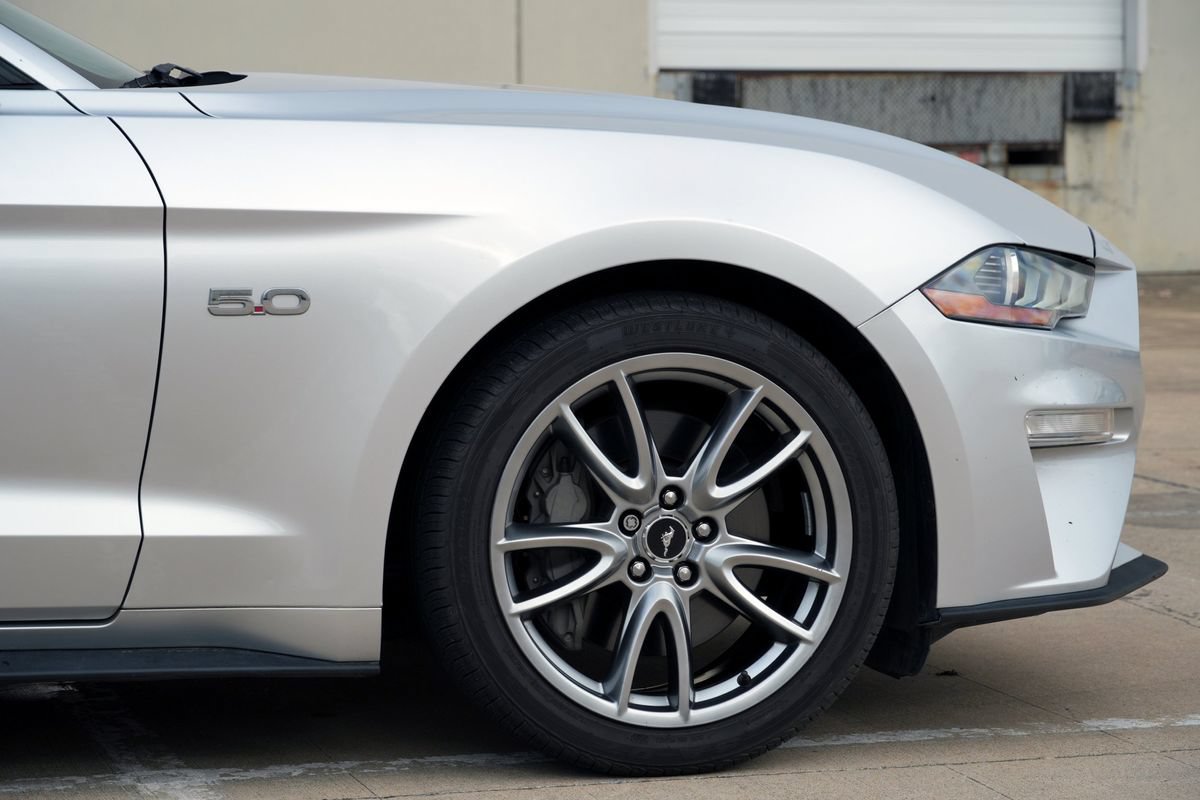 Used 2018 Ford Mustang GT Premium w/ Equipment Group 401A RWD image 28