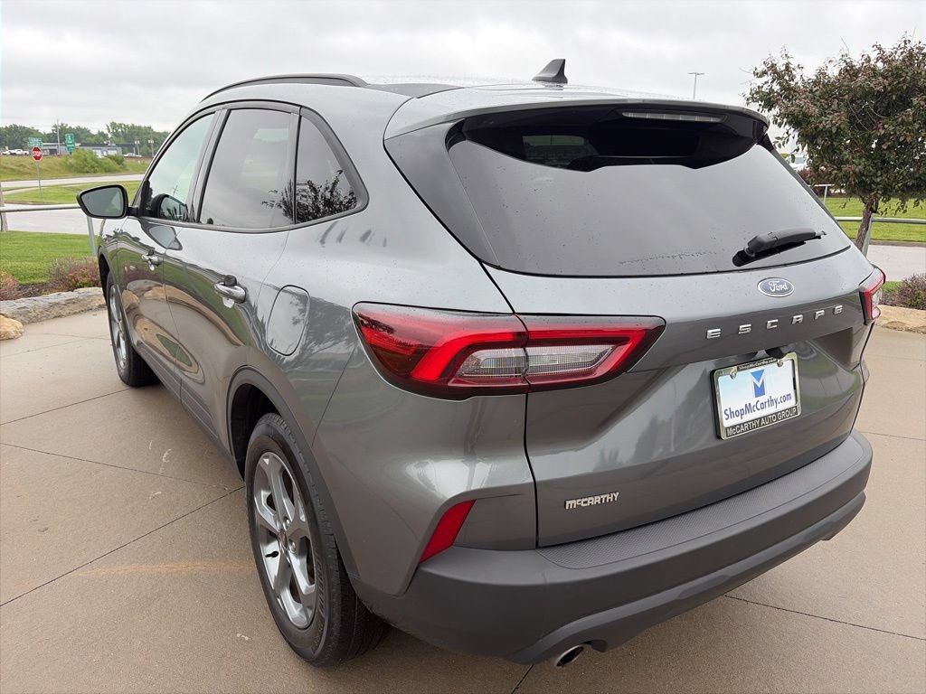 Used 2025 Ford Escape ST-Line FWD image 14