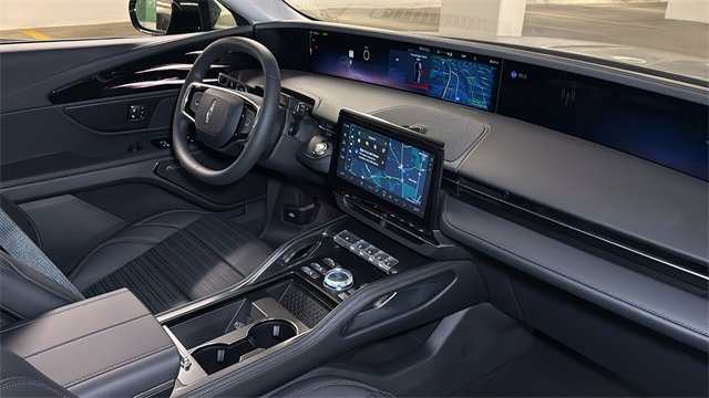 New 2026 Lincoln Nautilus Reserve image 7