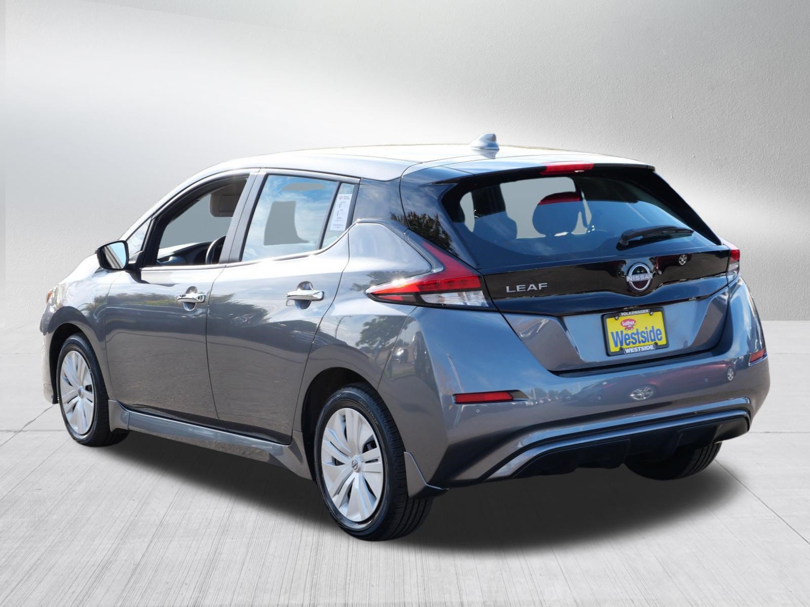 Used 2025 Nissan Leaf S FWD image 5