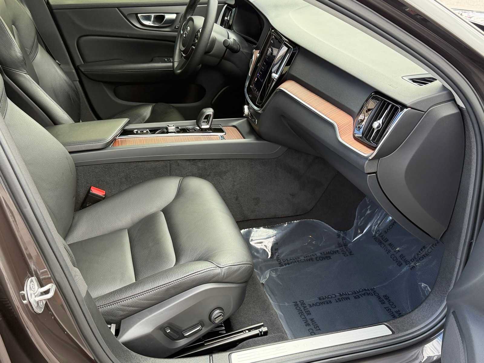 Used 2023 Volvo S60 B5 Plus FWD image 27