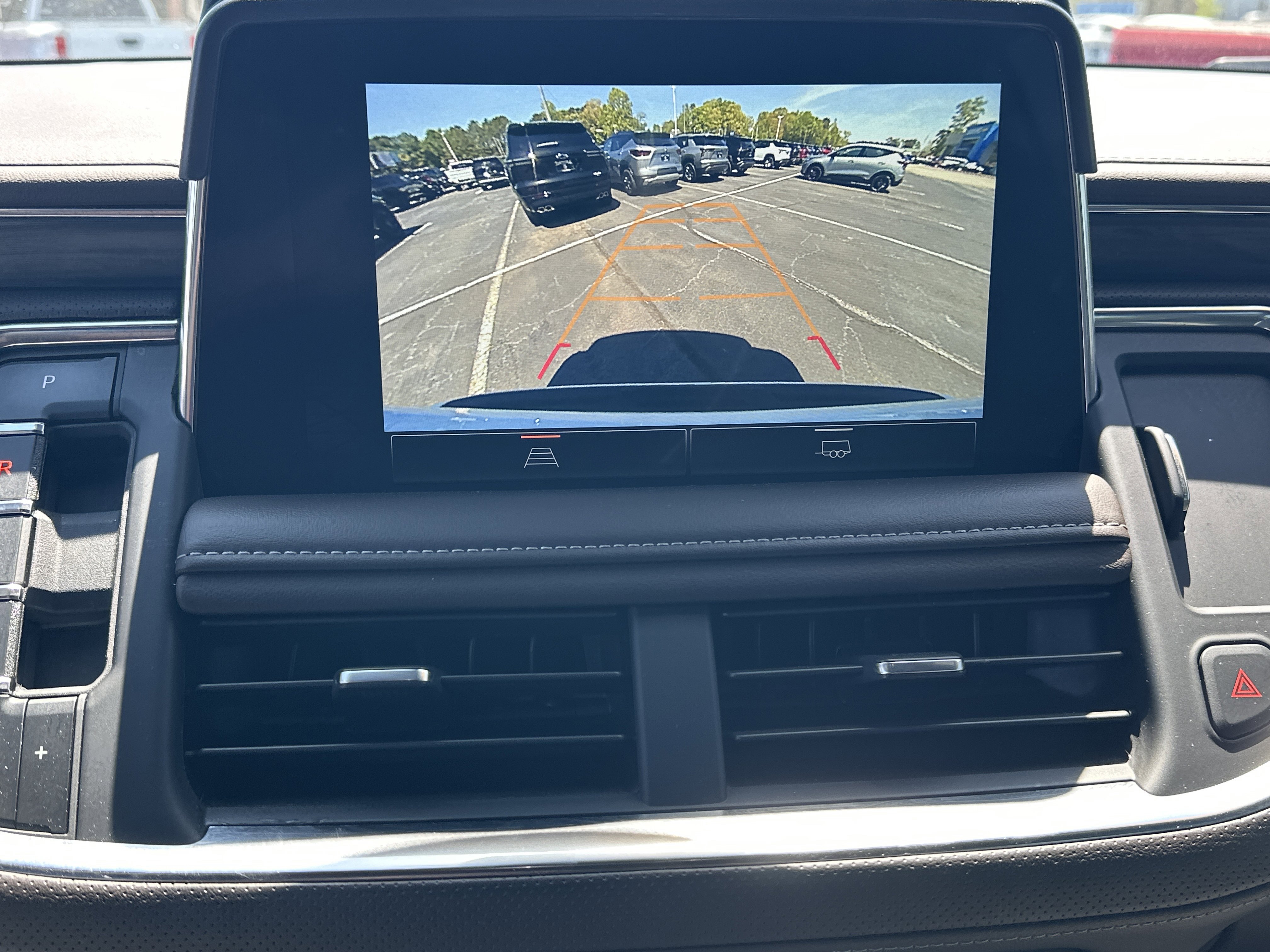 Used 2023 GMC Yukon XL SLT AWD/4WD image 31