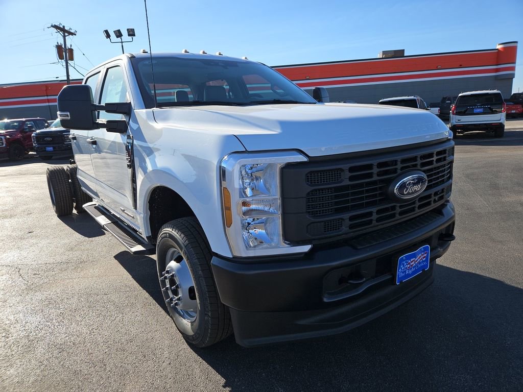 New 2025 Ford F350 XL image 2