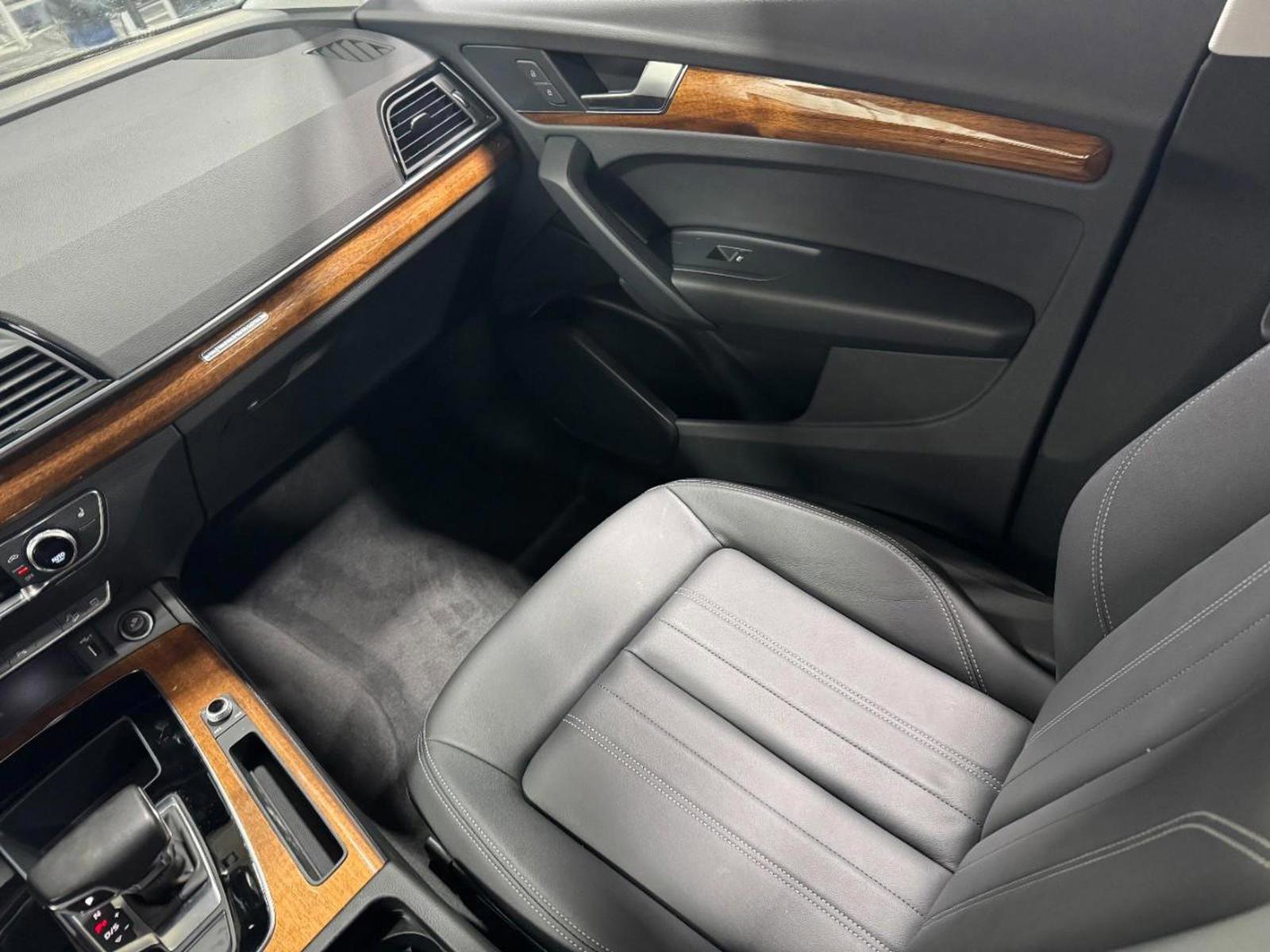 Used 2023 Audi Q5 2.0T Premium image 16