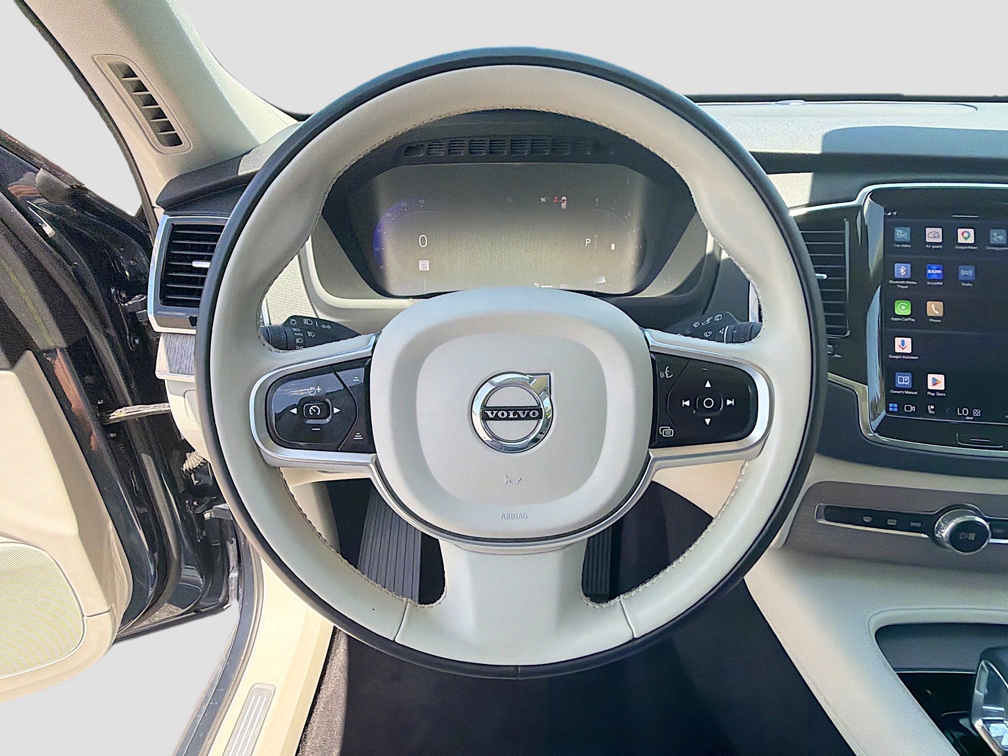 Used 2023 Volvo XC90 B6 Plus AWD/4WD image 39