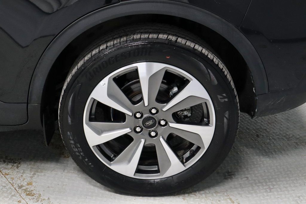 Used 2025 Ford Escape Platinum image 20