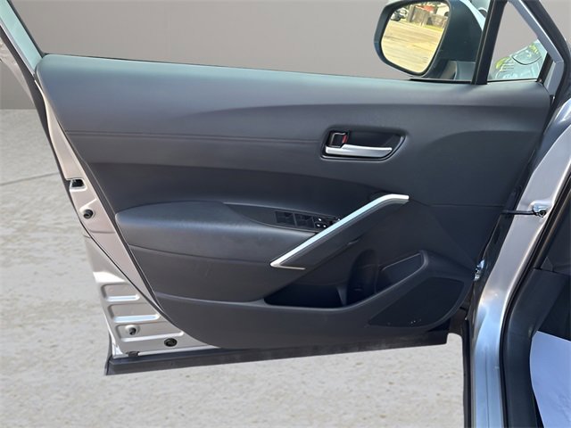 Used 2022 Toyota Corolla Cross XLE image 6