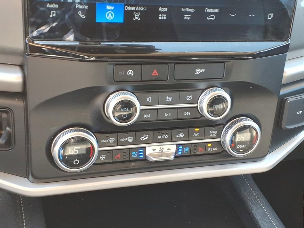 Used 2024 Ford Expedition XLT image 17