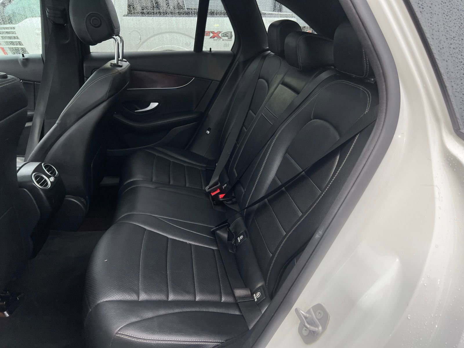 Used 2017 Mercedes-Benz GLC 300 4MATIC image 23