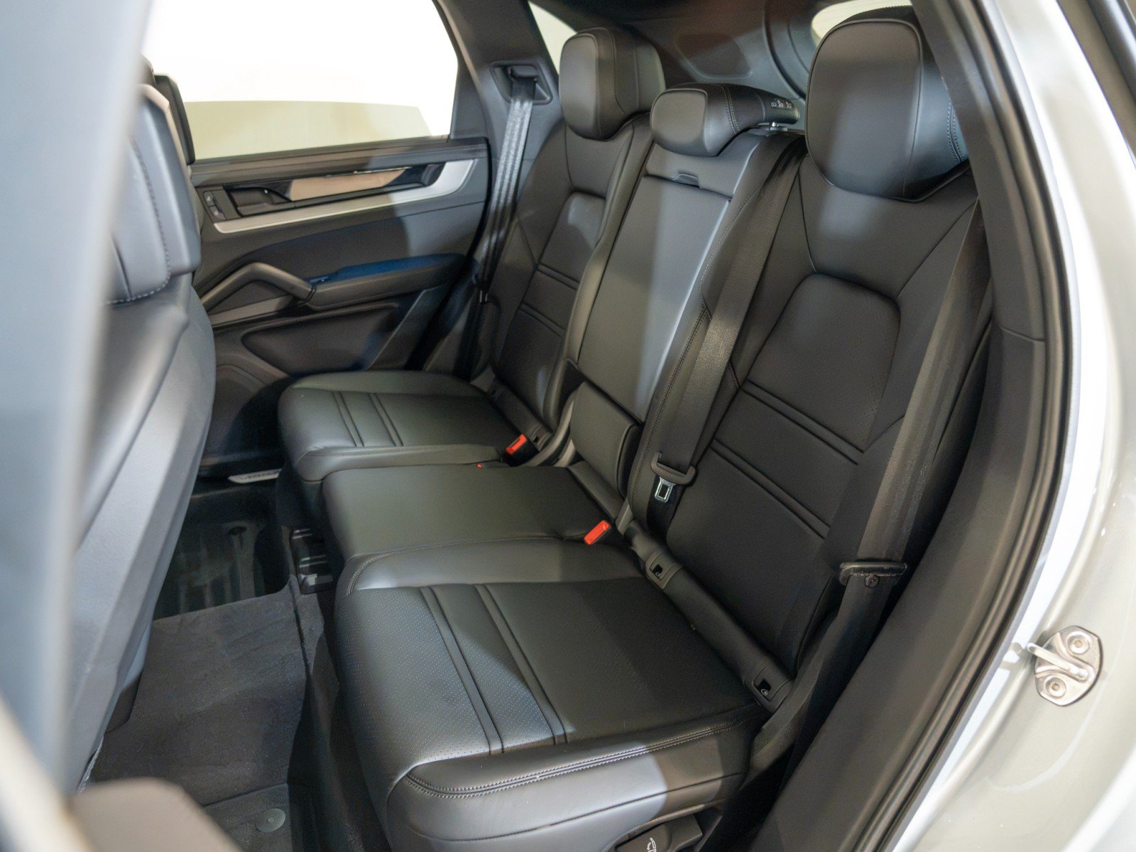 Certified 2026 Porsche Cayenne S AWD/4WD image 15