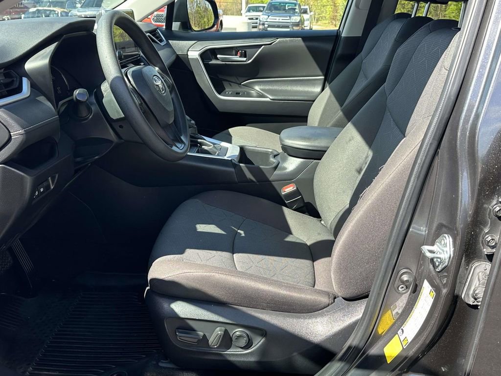 Used 2023 Toyota RAV4 XLE image 4