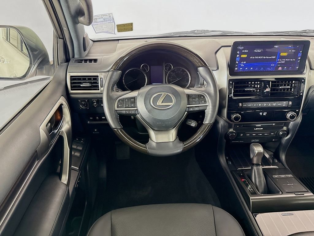 Used 2022 Lexus GX 460 Premium w/ Accessory Package image 25