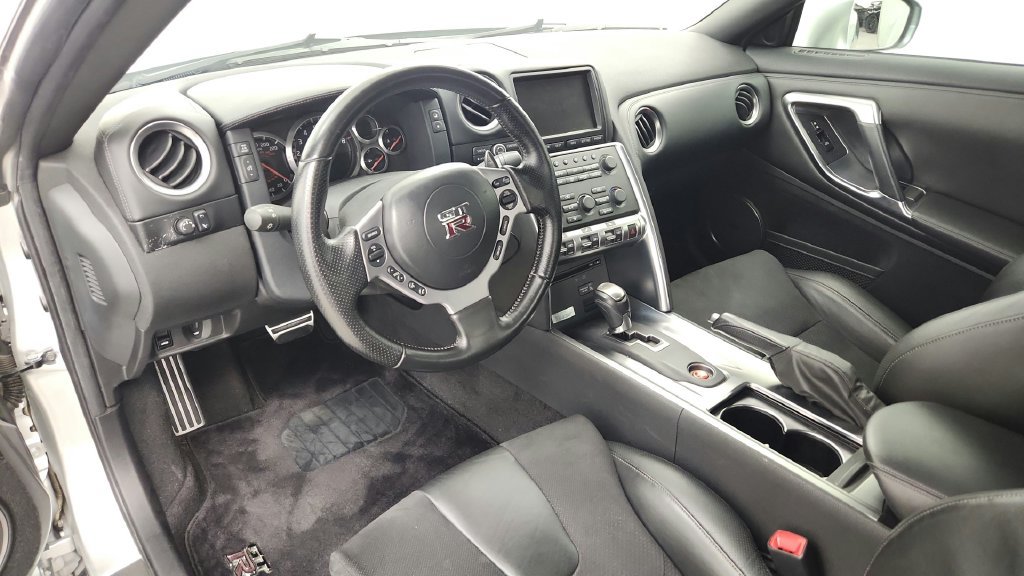 Used 2009 Nissan GT-R Premium AWD/4WD image 34