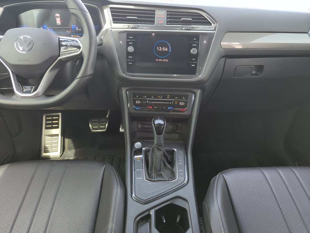 Used 2024 Volkswagen Tiguan SE R-Line FWD image 27