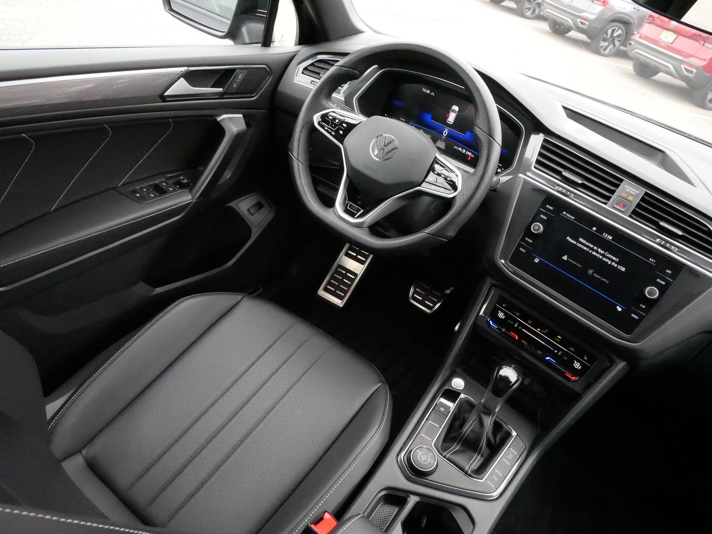 Certified 2024 Volkswagen Tiguan SE R-Line image 9