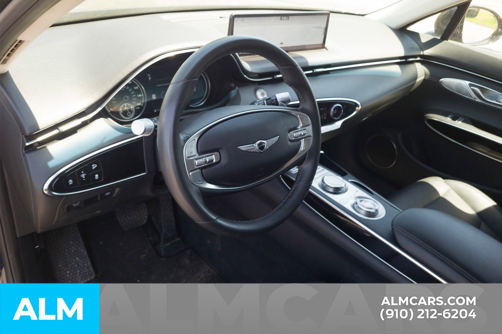 Used 2025 Genesis GV70 2.5T AWD/4WD image 16