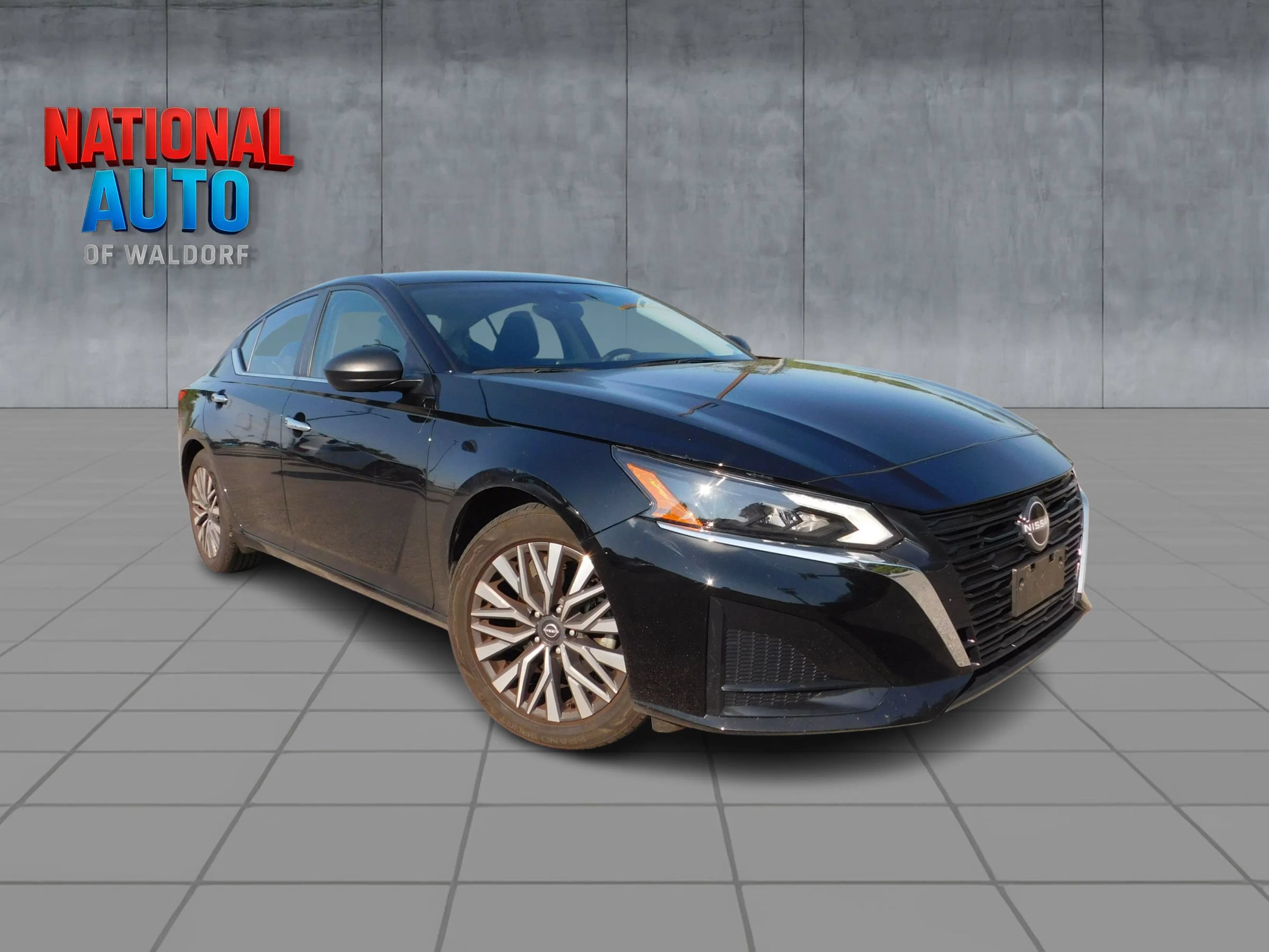 Used 2024 Nissan Altima 2.5 SV FWD image 1