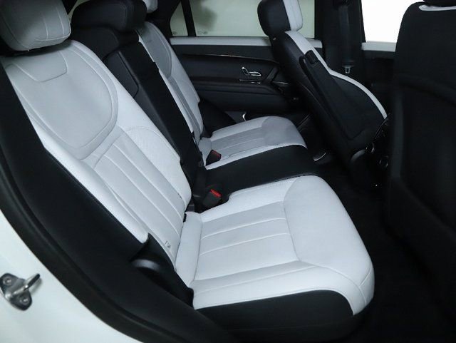Used 2023 Land Rover Range Rover Sport SE Dynamic image 27