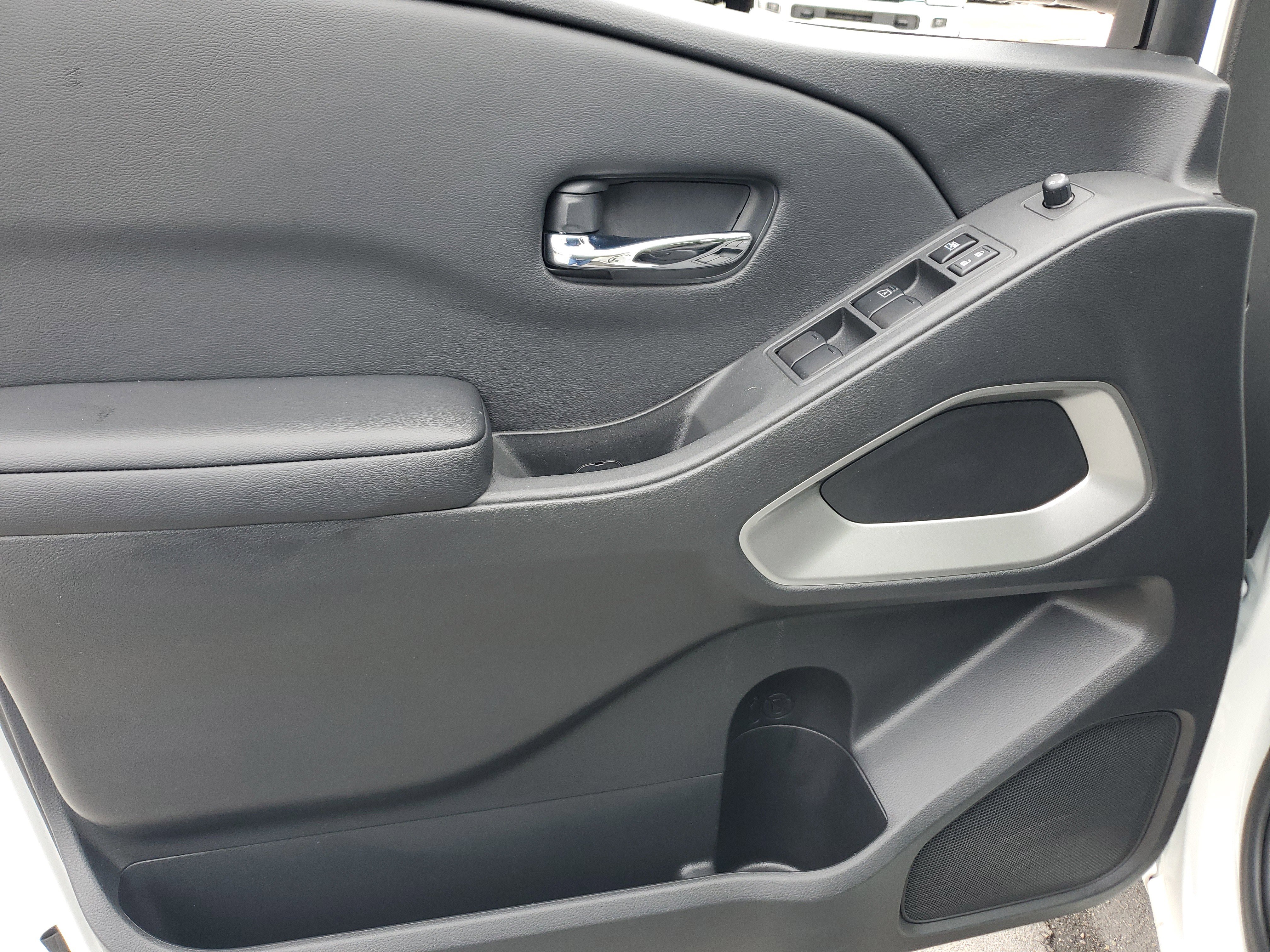 Certified 2025 Nissan Frontier SV image 26