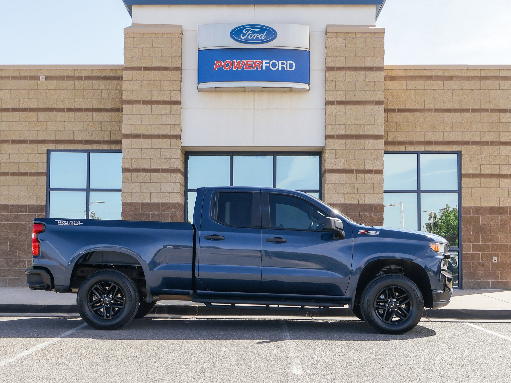 Used 2019 Chevrolet Silverado 1500 Custom Trail Boss w/ Custom Convenience Package AWD/4WD image 5