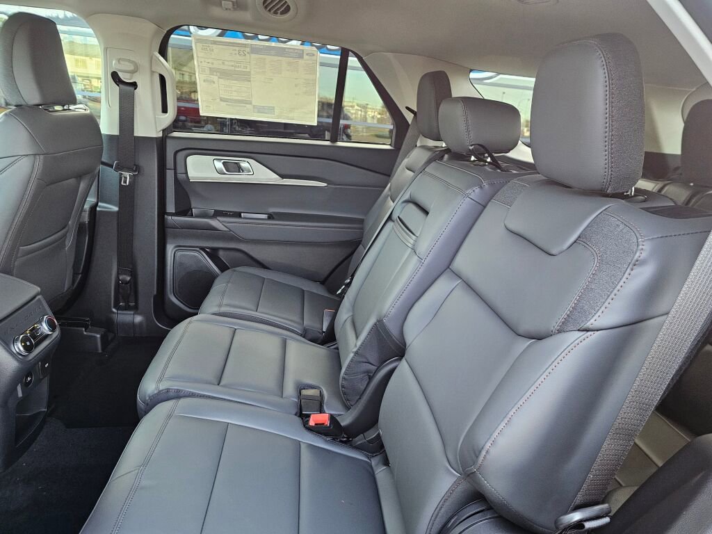 New 2026 Ford Explorer Active w/ Active Comfort Package image 8