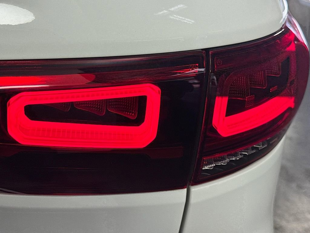 Used 2021 Mercedes-Benz GLB 250 image 31