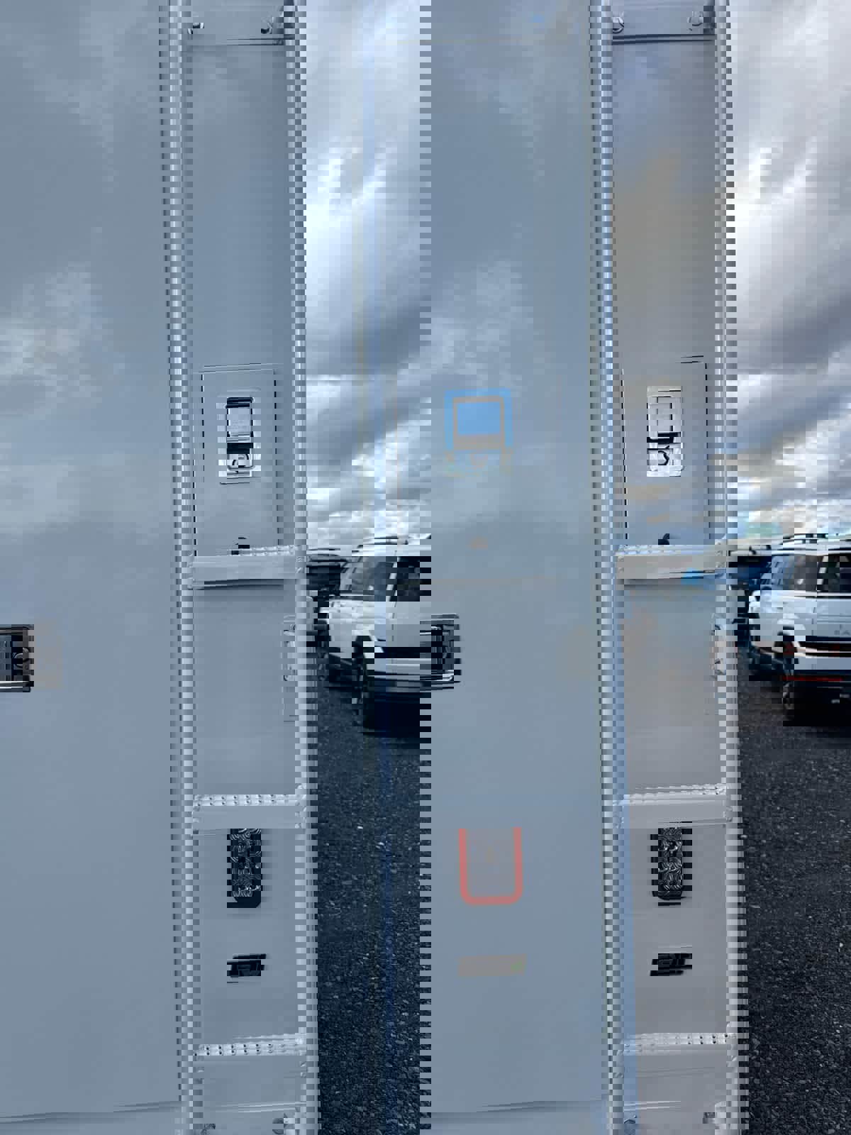 New 2025 GMC Savana 3500 w/ Power Convenience Package RWD image 5