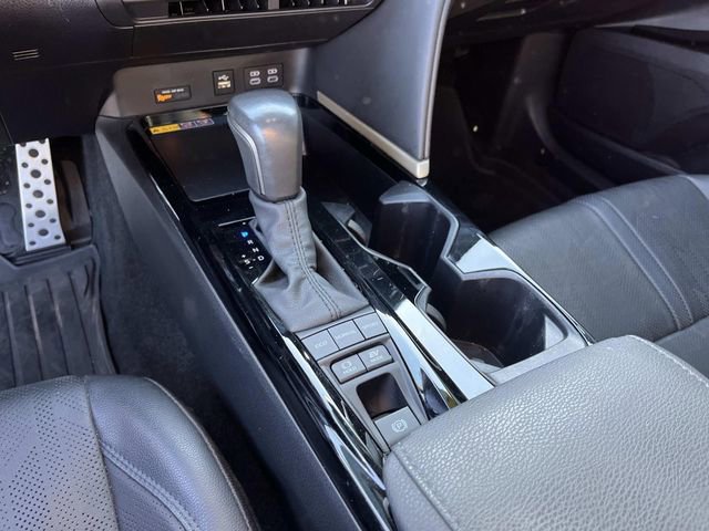 Used 2025 Toyota Camry XSE FWD image 31