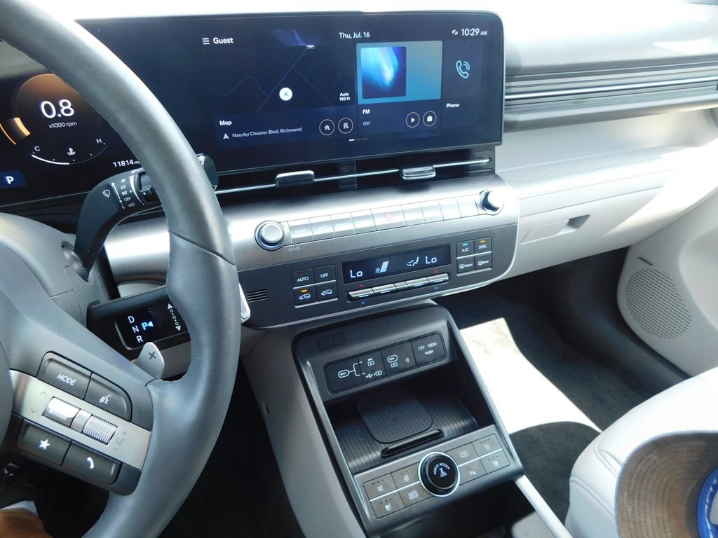 Used 2025 Hyundai Kona Limited AWD/4WD image 34