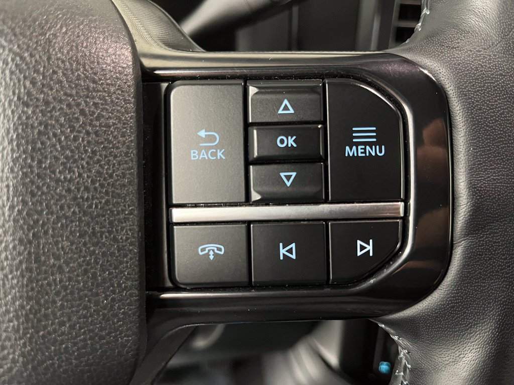 Used 2025 Ford F350 Platinum AWD/4WD image 31