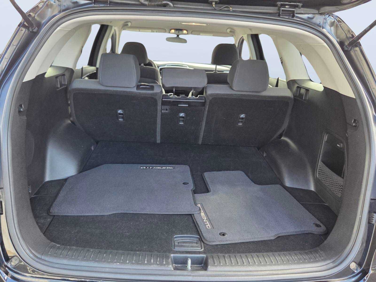 Used 2018 Kia Sorento L FWD image 14