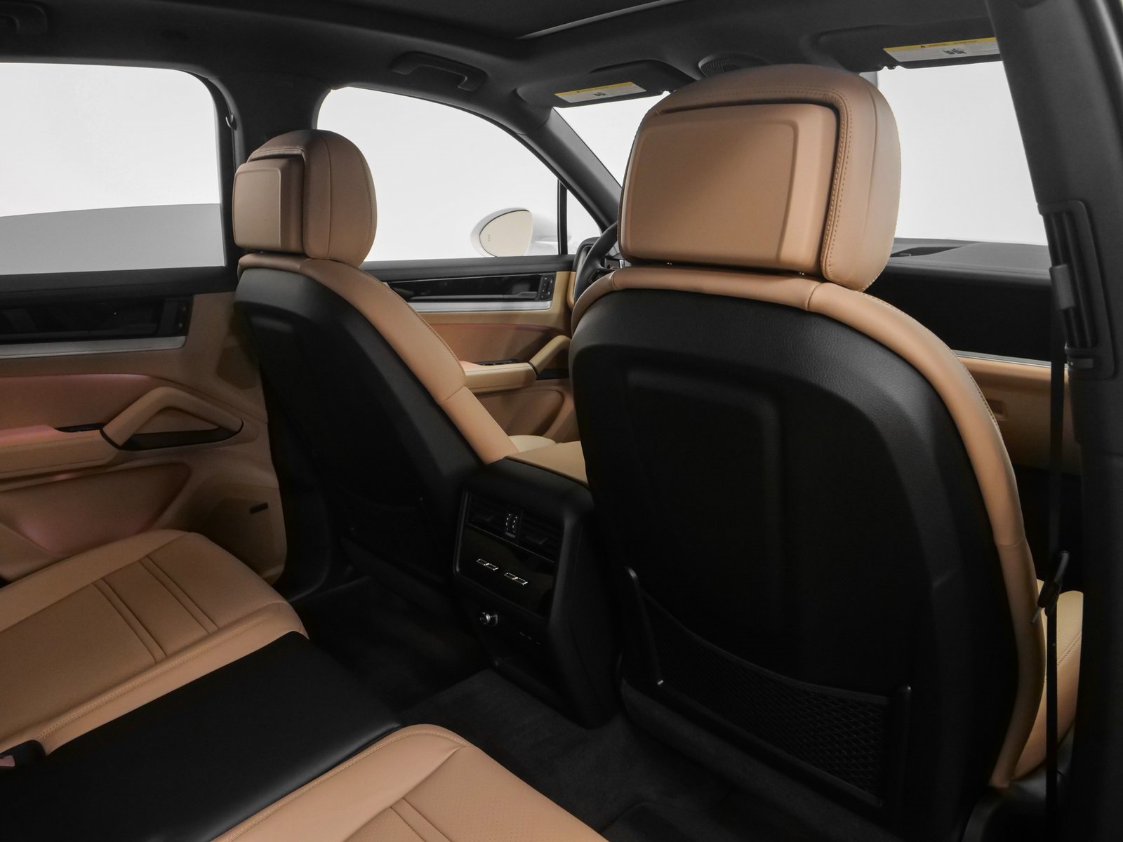 Used 2025 Porsche Cayenne image 25