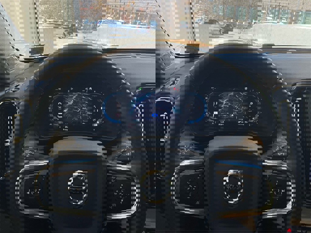 Certified 2023 Volvo XC40 B5 Plus w/ Driver Assist Package image 25